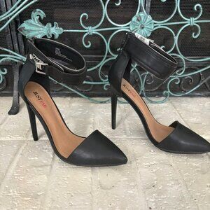 JustFab Women’s Black Pointed Toe Ankle Strap Stiletto Pumps - Size 7.5